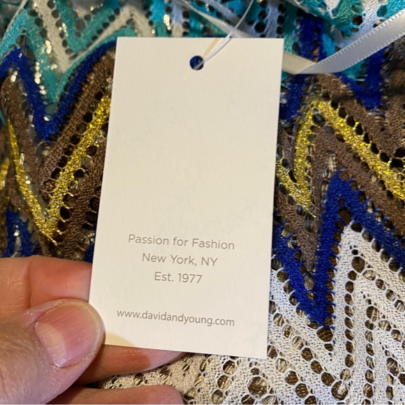 Long Lacy vest style beach cover up,easy to pack,lots of coverage. Pretty colors - Picture 6 of 7